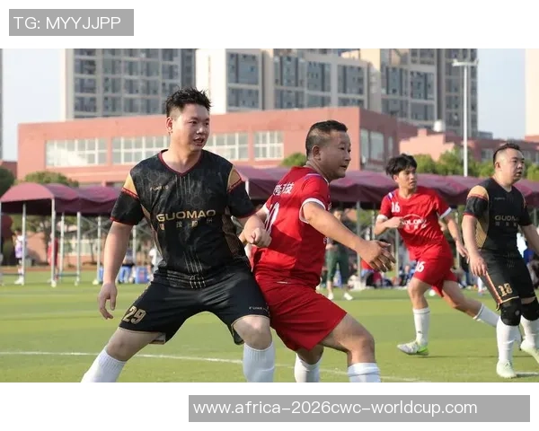 球场上的风采与激情球员写真展现足球魅力与运动精神